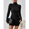 Rochie Bodycon Neagră cu Guler Înalt și Detalii Fronsate
