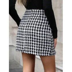 Fustă Scurtă A-Line cu Model Houndstooth și Nasturi – Eleganță Modernă