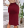 Fustă Roșie cu Șnur Lateral și Despicătură – Stil Modern și Seducător
