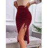 Fustă Roșie cu Șnur Lateral și Despicătură – Stil Modern și Seducător