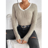 Tricou Frenchy cu Decolteu în V Contrastant - Eleganță și Stil Distinct