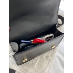 Geantă Pătrată Mini cu Model Chevron și Detalii de Lanț pentru Femei